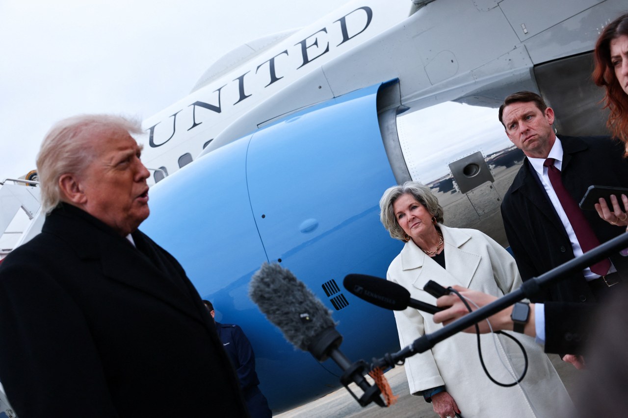 विल्स बुधवार को राष्ट्रपति ट्रम्प पत्रकारों से बात करते हुए देख रहे हैं।