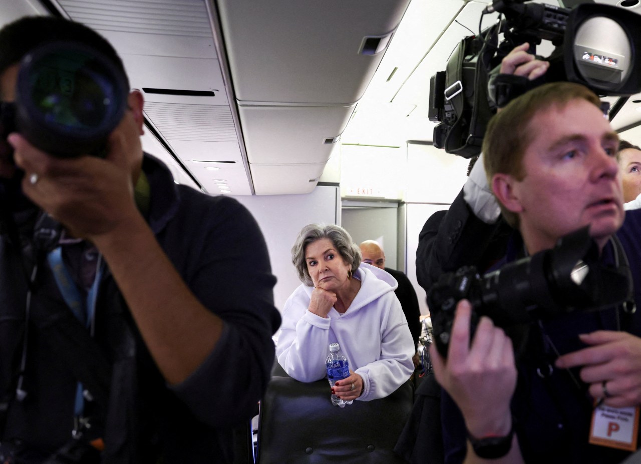 जब ट्रम्प अक्टूबर में एयर फ़ोर्स वन में पत्रकारों से बात कर रहे थे तो विल्स सुन रहे थे।