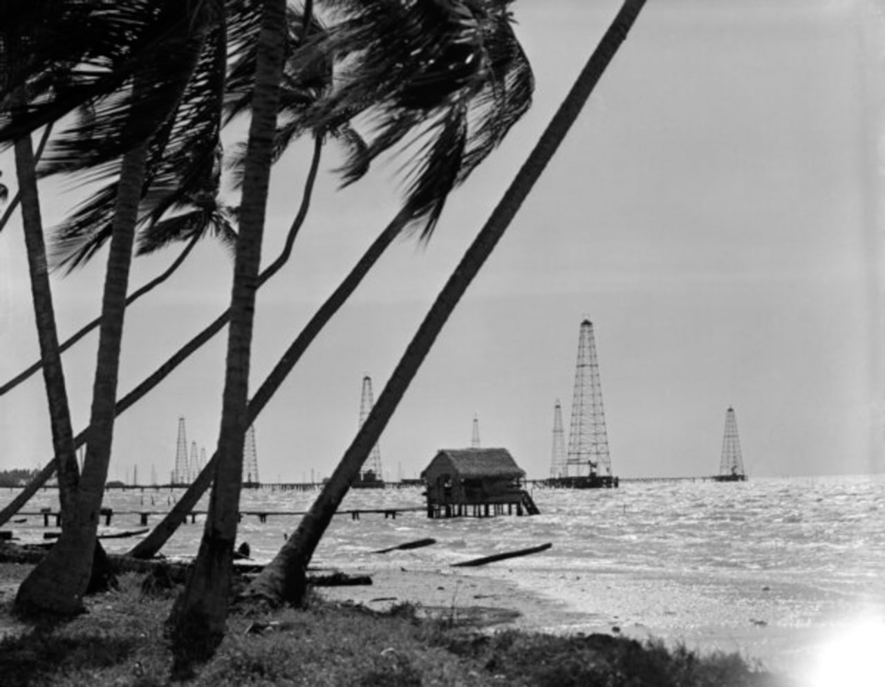 The shoreline of Lake Maracaibo in 1944.