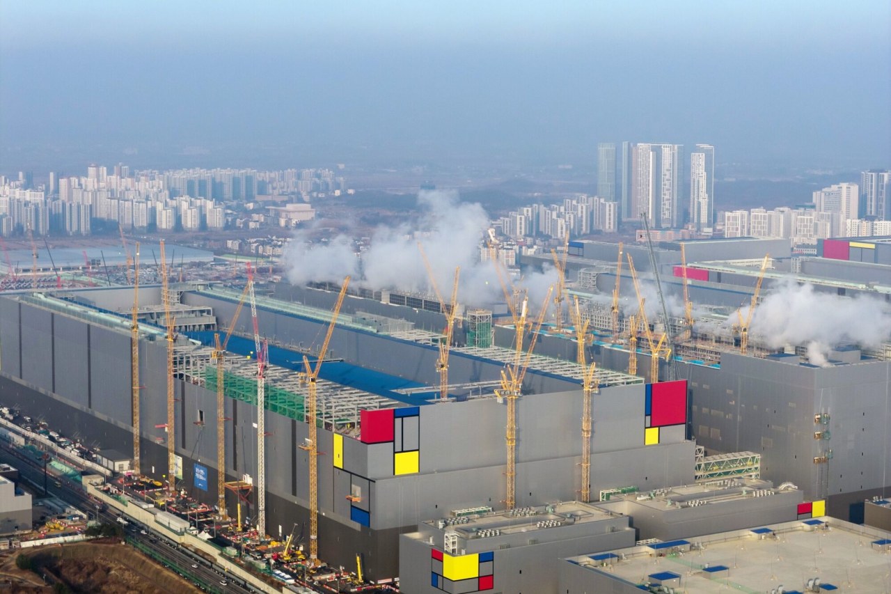 A Samsung semiconductor factory in Pyeongtaek, South Korea, where the company is expanding its memory-chip capacity.