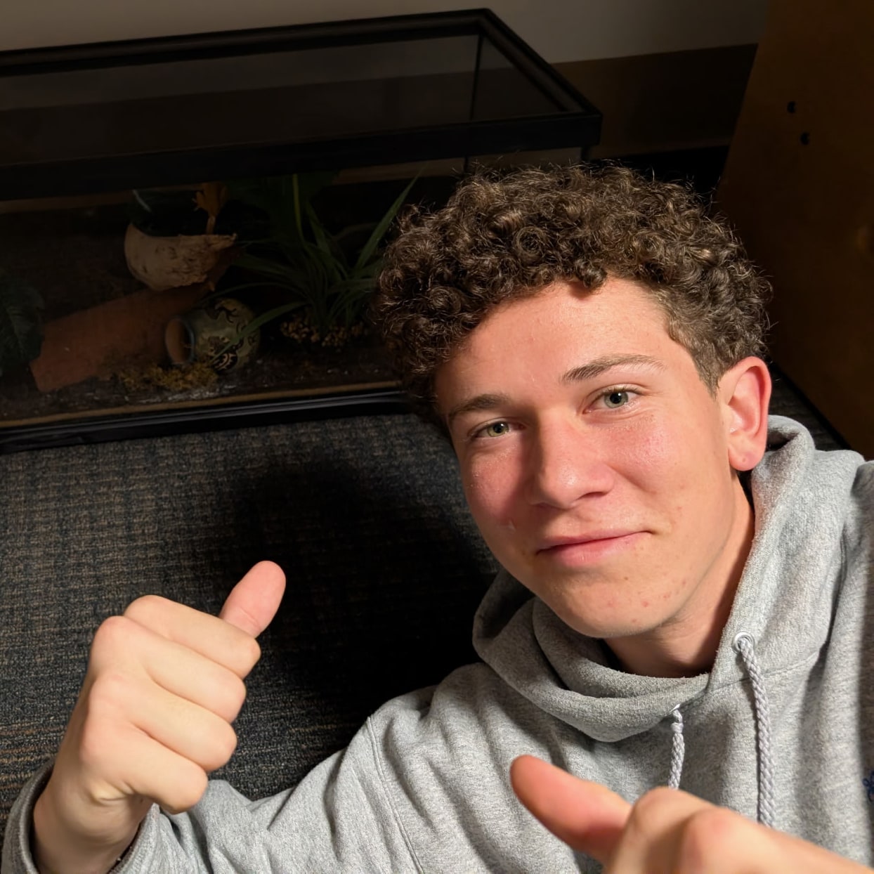 Wilson Adkins e um colega de classe formaram uma dupla com uma pontuação correspondente de 99,7%.