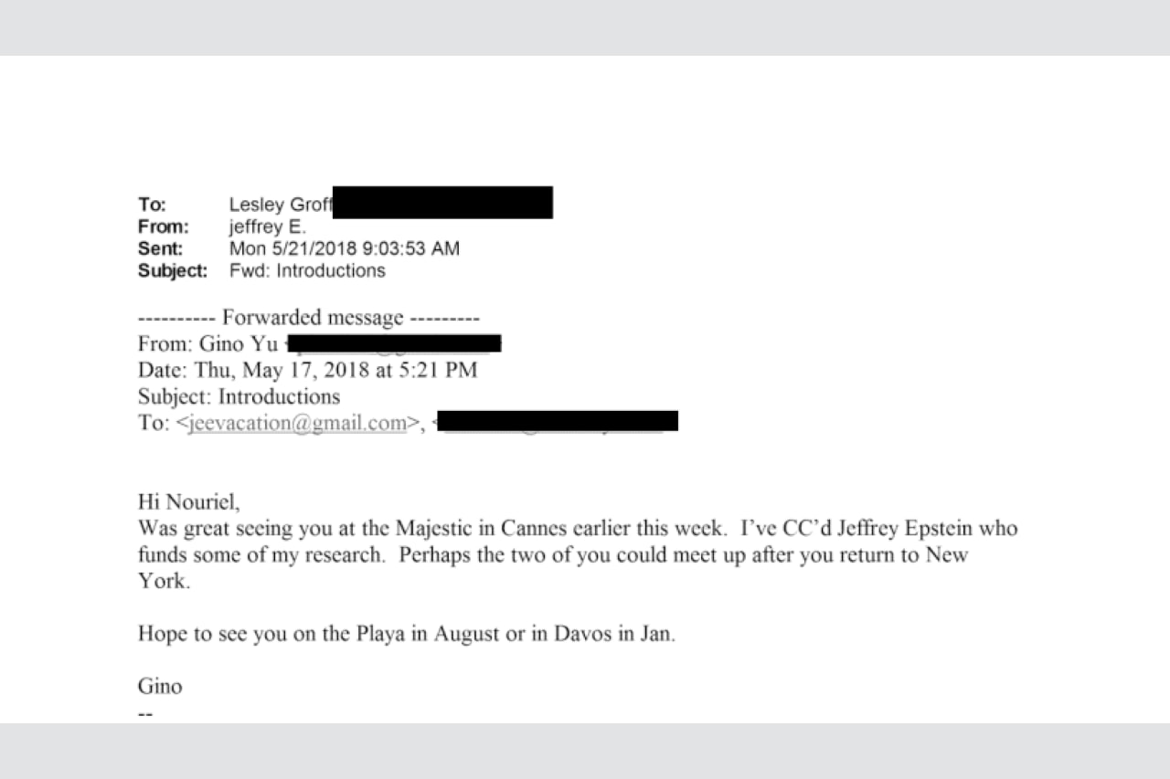 गीनो यू, एक अकादमिक, ने एनवाईयू के प्रो. नौरियल रौबिनी को एप्सटीन से परिचित कराया।